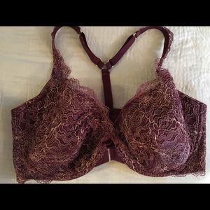 Cacique 44DDD underwire bra.  NWOT.  Front clasp